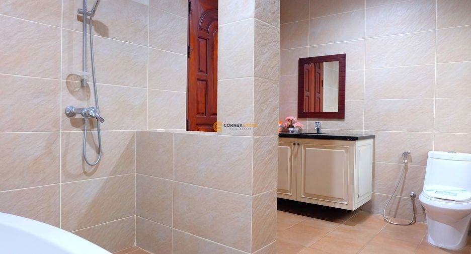 For rent and for sale 5 bedrooms house in Bang Lamung, Chonburi