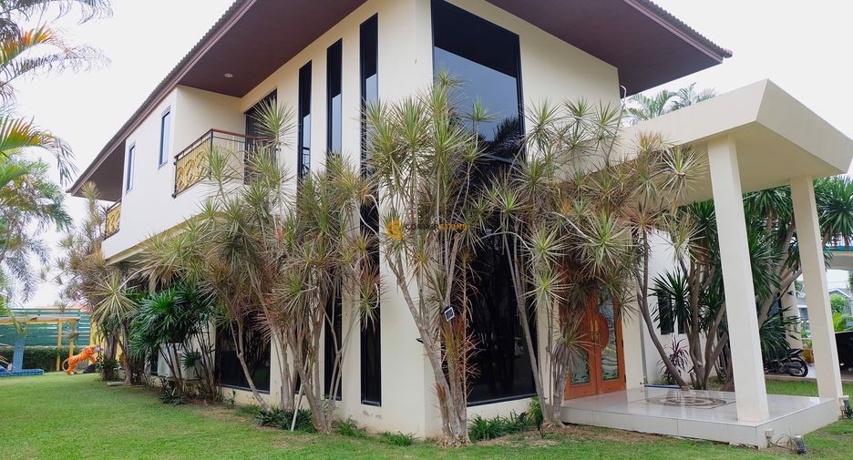 For rent and for sale 5 bedrooms house in Bang Lamung, Chonburi