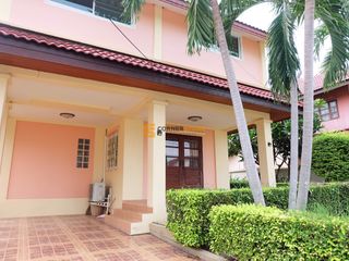 Haus zur Miete und zum Kauf mit 3 Zimmer in Bang Lamung, Chonburi