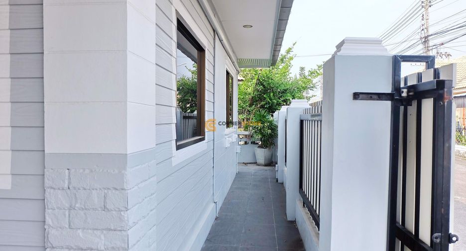 For rent and for sale 3 bedrooms house in Bang Lamung, Chonburi