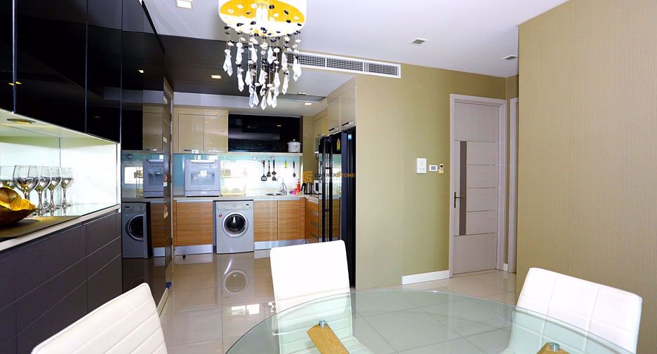For rent 3 bedrooms condo in Central Pattaya, Pattaya