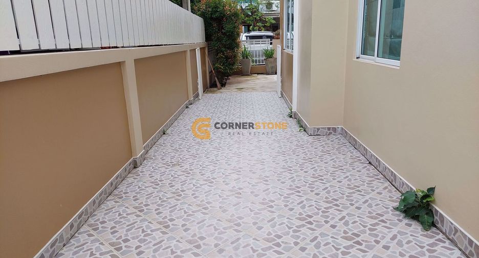 Casa en alquiler y en venta de 3 habitaciones en Bang Lamung, Chonburi