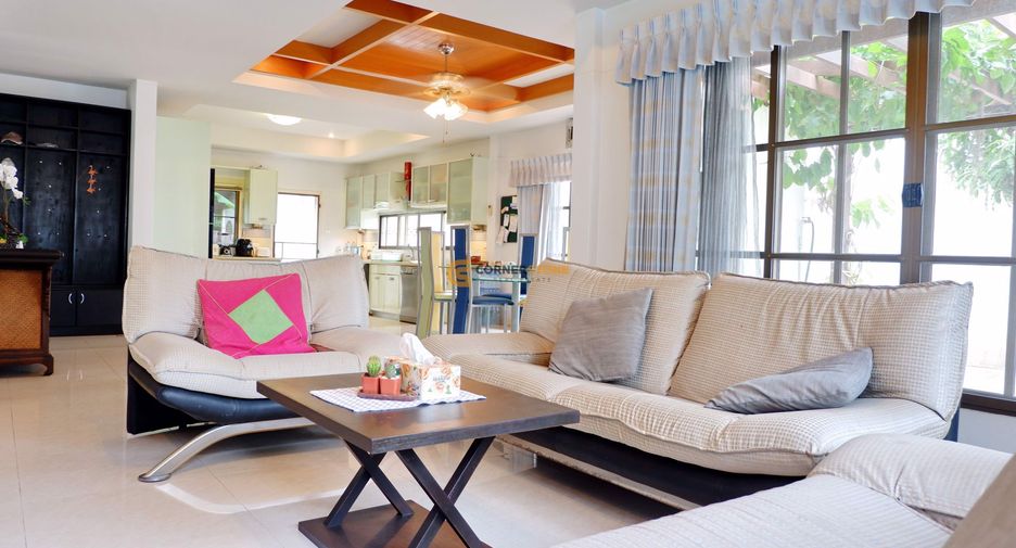 For rent and for sale 4 bedrooms house in East Pattaya, Pattaya