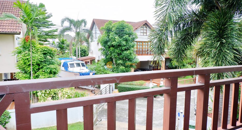 For rent and for sale 4 bedrooms house in East Pattaya, Pattaya