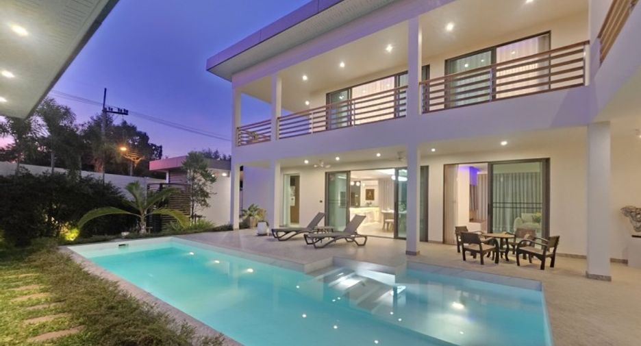 For sale 4 ベッドルーム house in Bang Lamung, Chonburi
