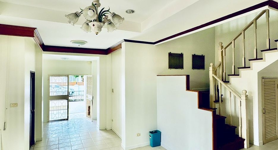 Haus zum Kauf mit 4 Zimmer in Bang Lamung, Chonburi