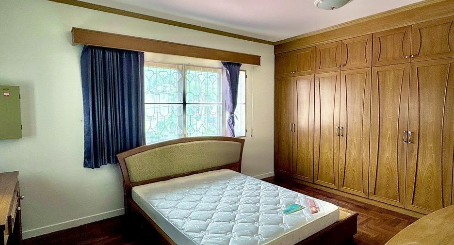 Haus zum Kauf mit 4 Zimmer in Bang Lamung, Chonburi