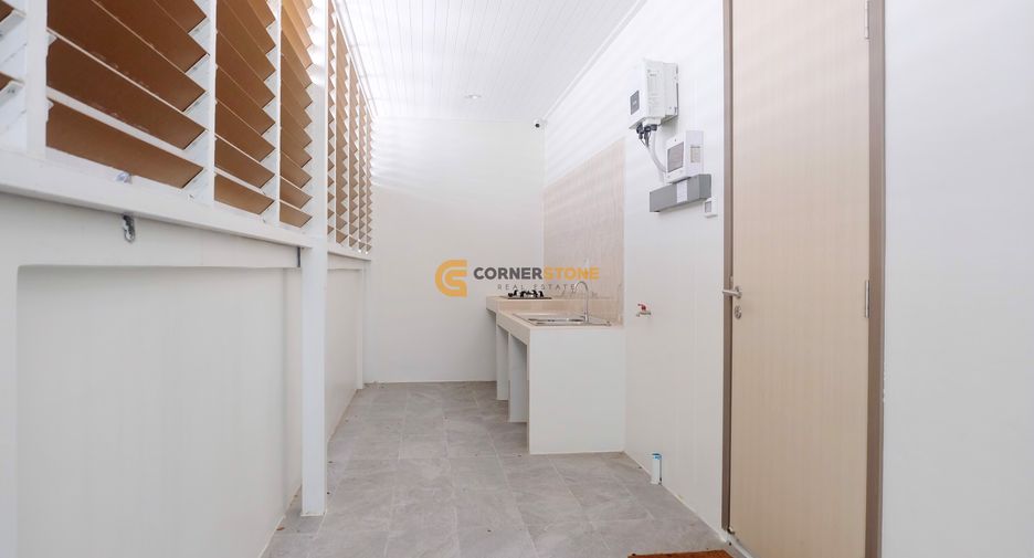 For sale 4 bedrooms house in Bang Lamung, Chonburi