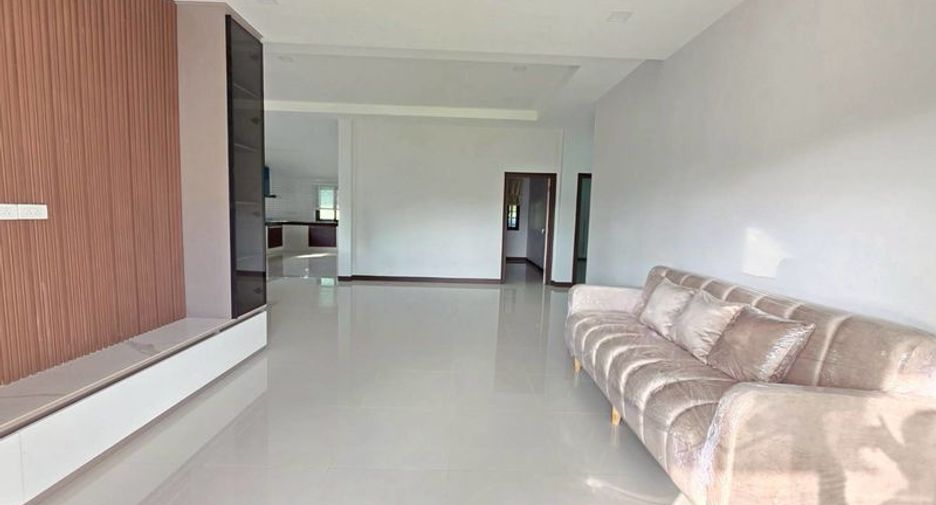 For sale 3 bedrooms house in Sattahip, Chonburi