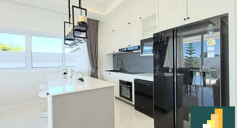Casa en venta de 3 habitaciones en Bang Lamung, Chonburi