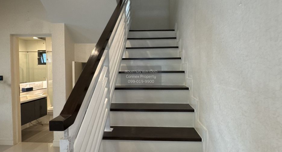 For sale 4 bedrooms house in Bang Kapi, Bangkok