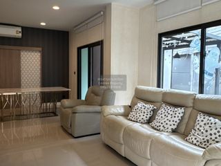 For sale 4 ベッドルーム house in Bang Kapi, Bangkok