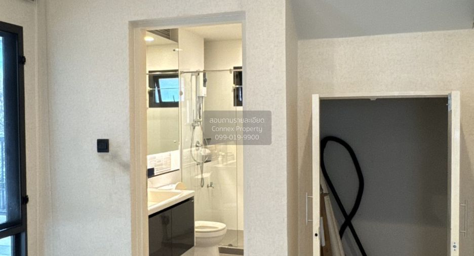 For sale 4 bedrooms house in Bang Kapi, Bangkok