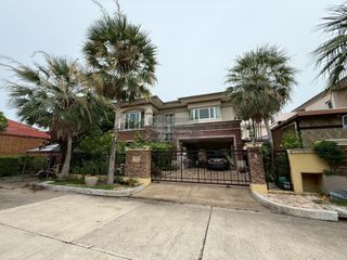 For sale 4 bedrooms house in Bang Khae, Bangkok