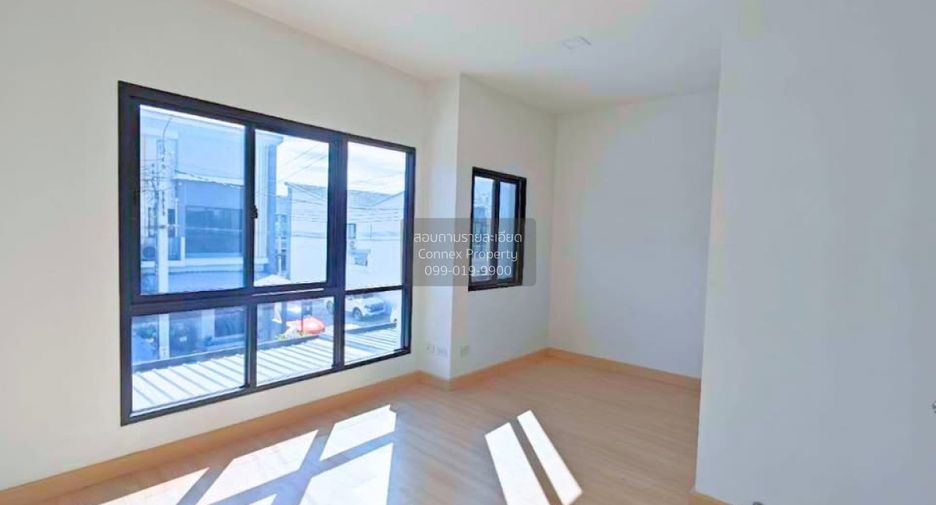 For sale 2 bedrooms townhouse in Lat Krabang, Bangkok
