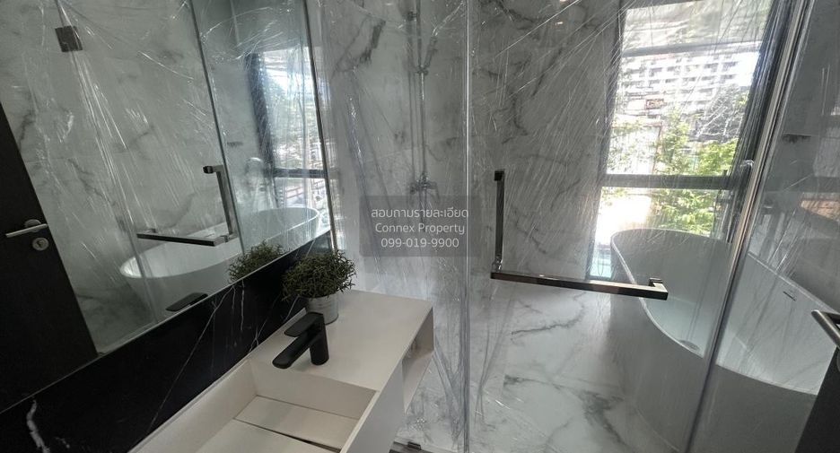 Condo en venta de 2 habitaciones en Khlong Toei, Bangkok