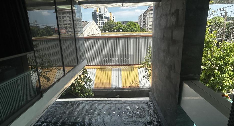 Condo en venta de 2 habitaciones en Khlong Toei, Bangkok