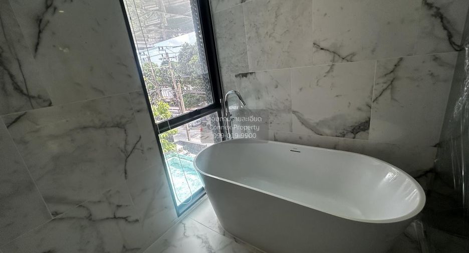 Condo en venta de 2 habitaciones en Khlong Toei, Bangkok