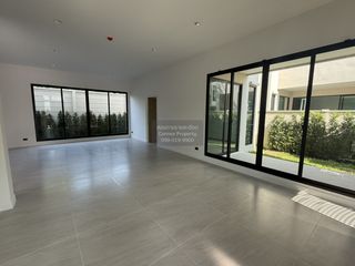 For sale 5 ベッドルーム house in Bang Na, Bangkok