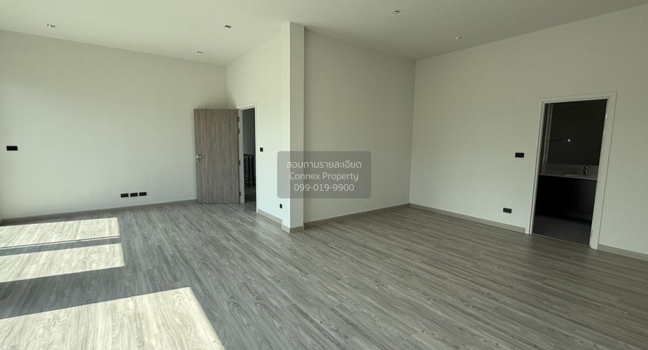 For sale 5 bedrooms house in Bang Na, Bangkok