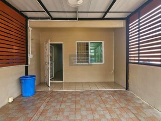 出售 2 卧室 联排别墅 在 Bang Phli, Samut Prakan