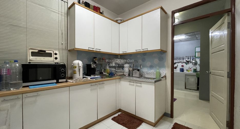 For sale 4 bedrooms house in Mueang Pathum Thani, Pathum Thani