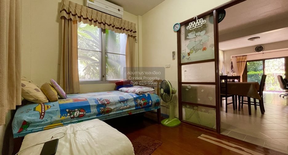 For sale 4 bedrooms house in Mueang Pathum Thani, Pathum Thani