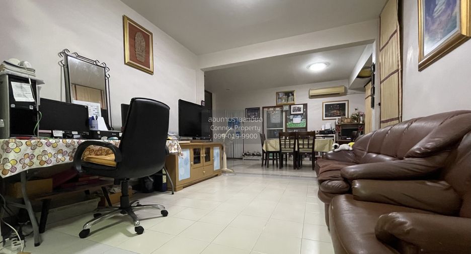 For sale 4 bedrooms house in Mueang Pathum Thani, Pathum Thani
