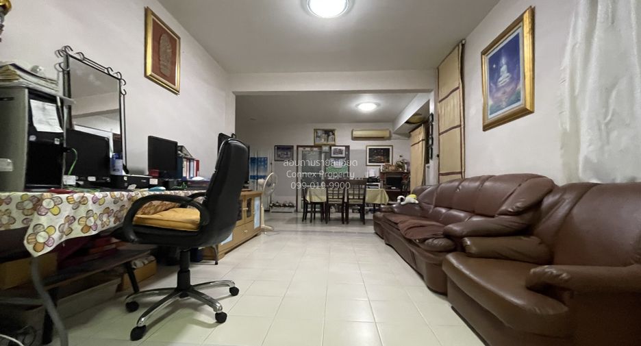 For sale 4 bedrooms house in Mueang Pathum Thani, Pathum Thani