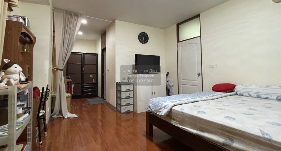 For sale 4 bedrooms house in Mueang Pathum Thani, Pathum Thani