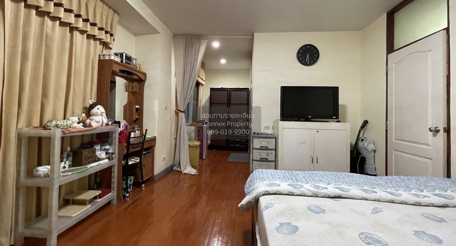 For sale 4 bedrooms house in Mueang Pathum Thani, Pathum Thani