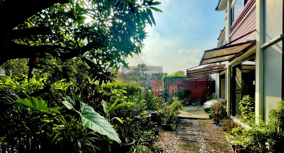 For sale 4 bedrooms house in Mueang Pathum Thani, Pathum Thani