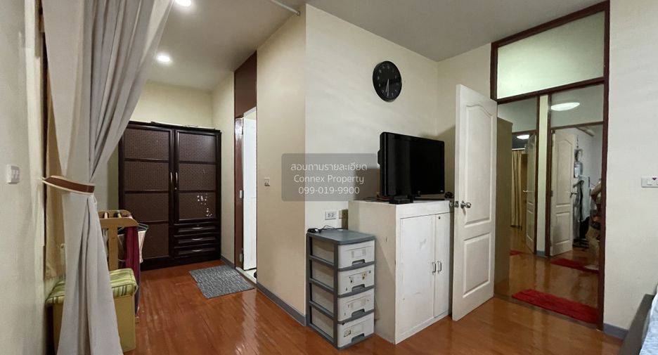 For sale 4 bedrooms house in Mueang Pathum Thani, Pathum Thani