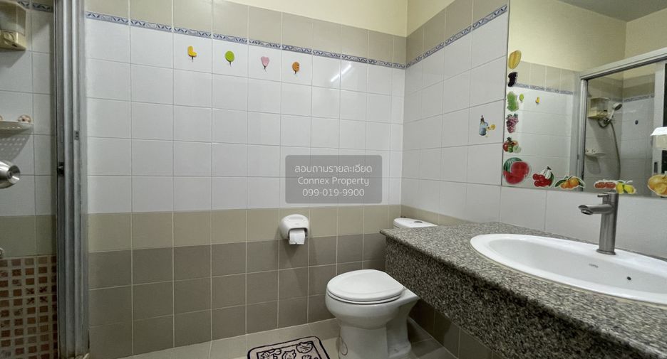 For sale 4 bedrooms house in Mueang Pathum Thani, Pathum Thani
