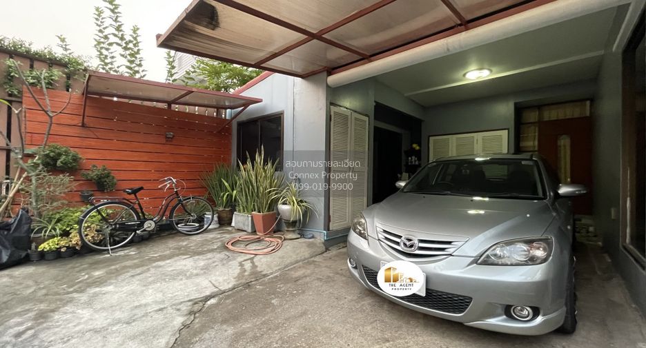 For sale 4 bedrooms house in Mueang Pathum Thani, Pathum Thani