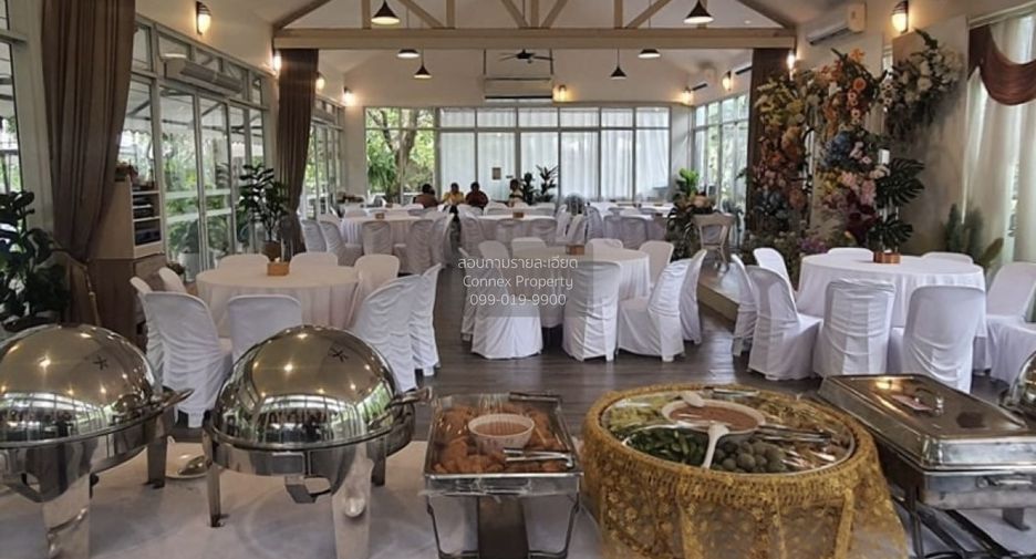 For sale 5 bedrooms house in Khlong Luang, Pathum Thani