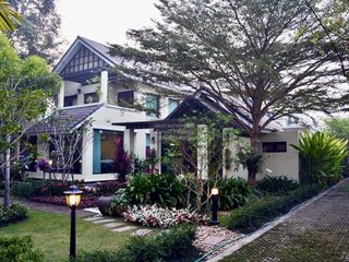For sale 5 bedrooms house in Khlong Luang, Pathum Thani