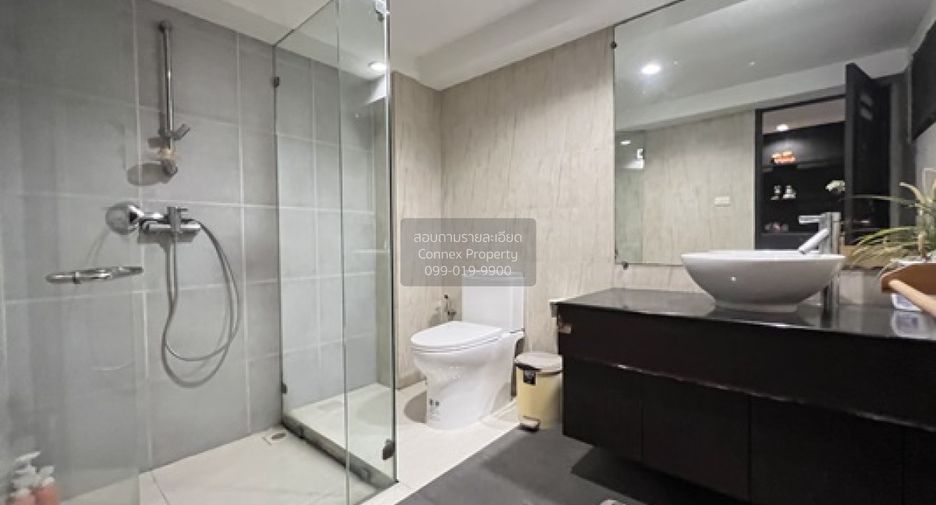 For sale 5 bedrooms house in Khlong Luang, Pathum Thani