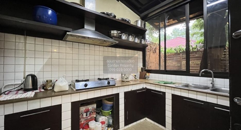 For sale 5 bedrooms house in Khlong Luang, Pathum Thani