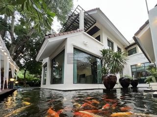 For sale 5 bedrooms house in Khlong Luang, Pathum Thani