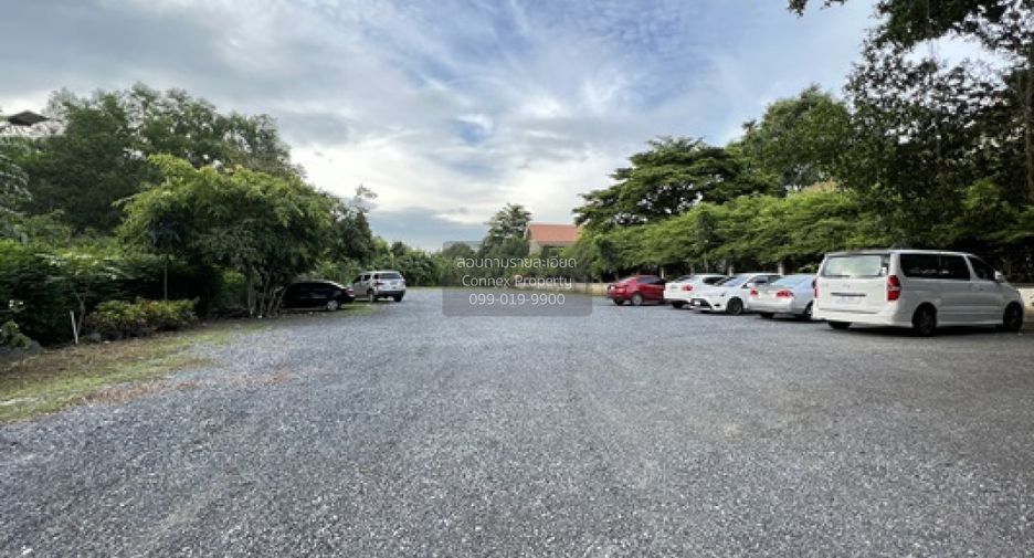 For sale 5 bedrooms house in Khlong Luang, Pathum Thani