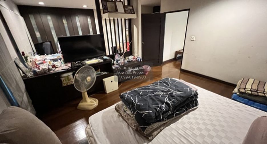 For sale 5 bedrooms house in Khlong Luang, Pathum Thani
