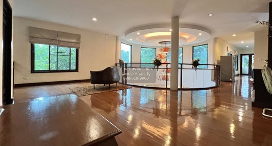 For sale 5 bedrooms house in Khlong Luang, Pathum Thani