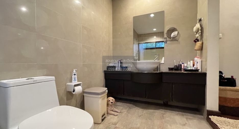For sale 5 bedrooms house in Khlong Luang, Pathum Thani