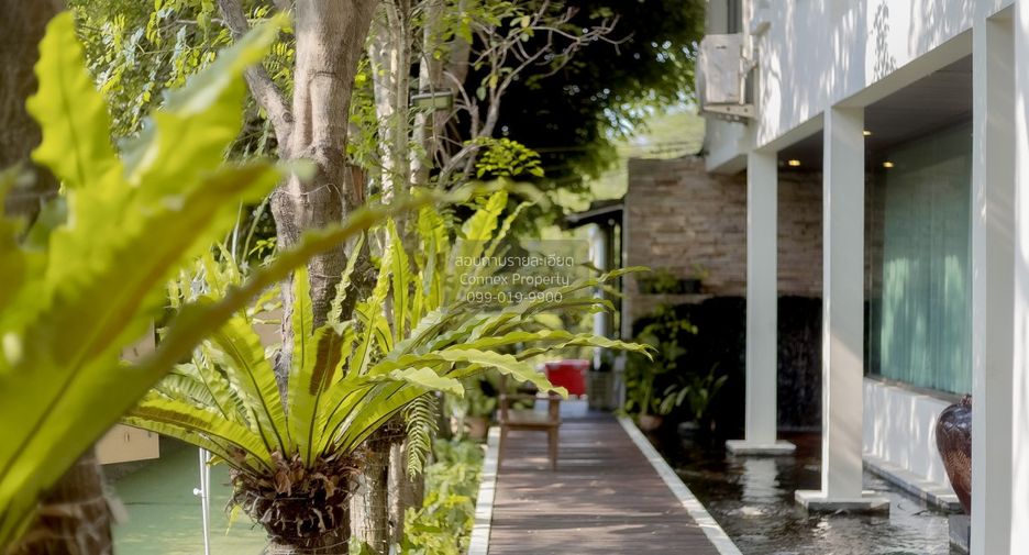 For sale 5 bedrooms house in Khlong Luang, Pathum Thani