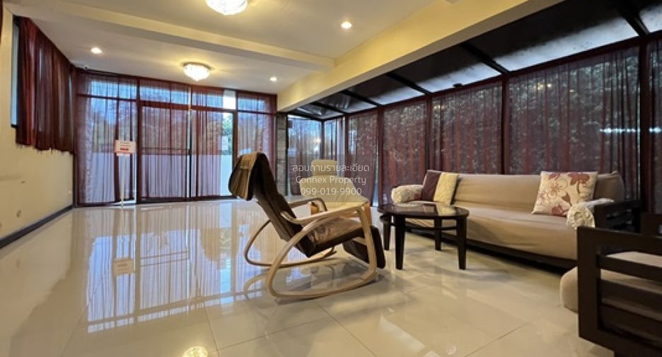 For sale 5 bedrooms house in Khlong Luang, Pathum Thani