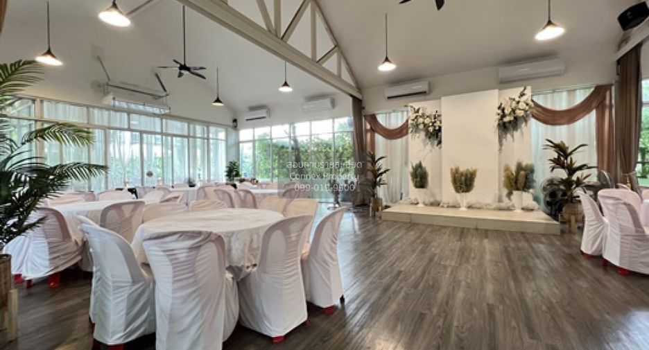 For sale 5 bedrooms house in Khlong Luang, Pathum Thani