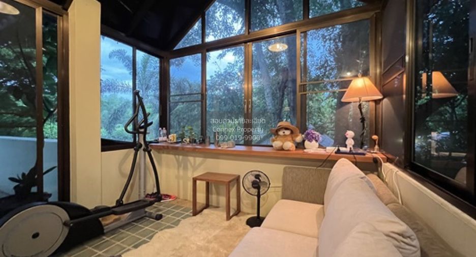 For sale 5 bedrooms house in Khlong Luang, Pathum Thani