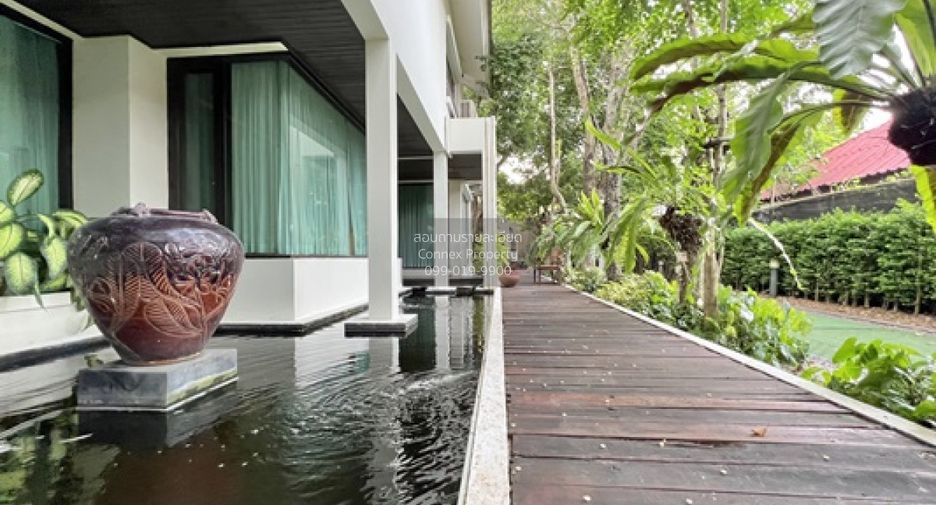 For sale 5 bedrooms house in Khlong Luang, Pathum Thani