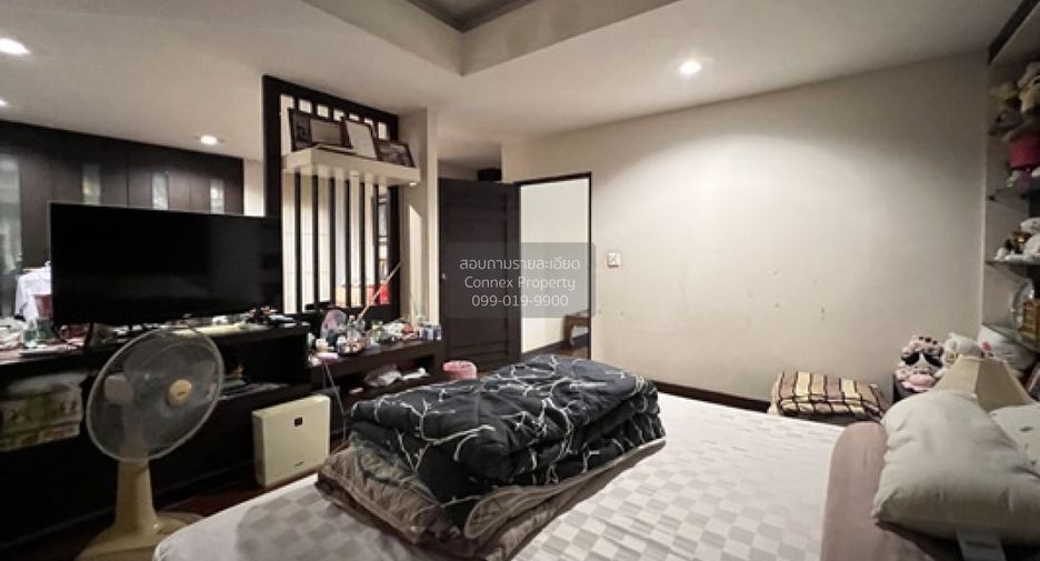 For sale 5 bedrooms house in Khlong Luang, Pathum Thani